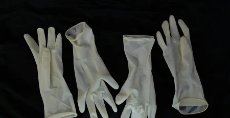 disposable gloves