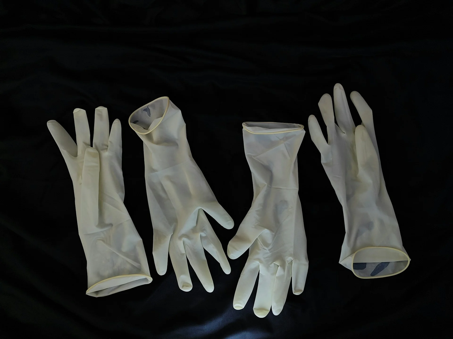 disposable gloves