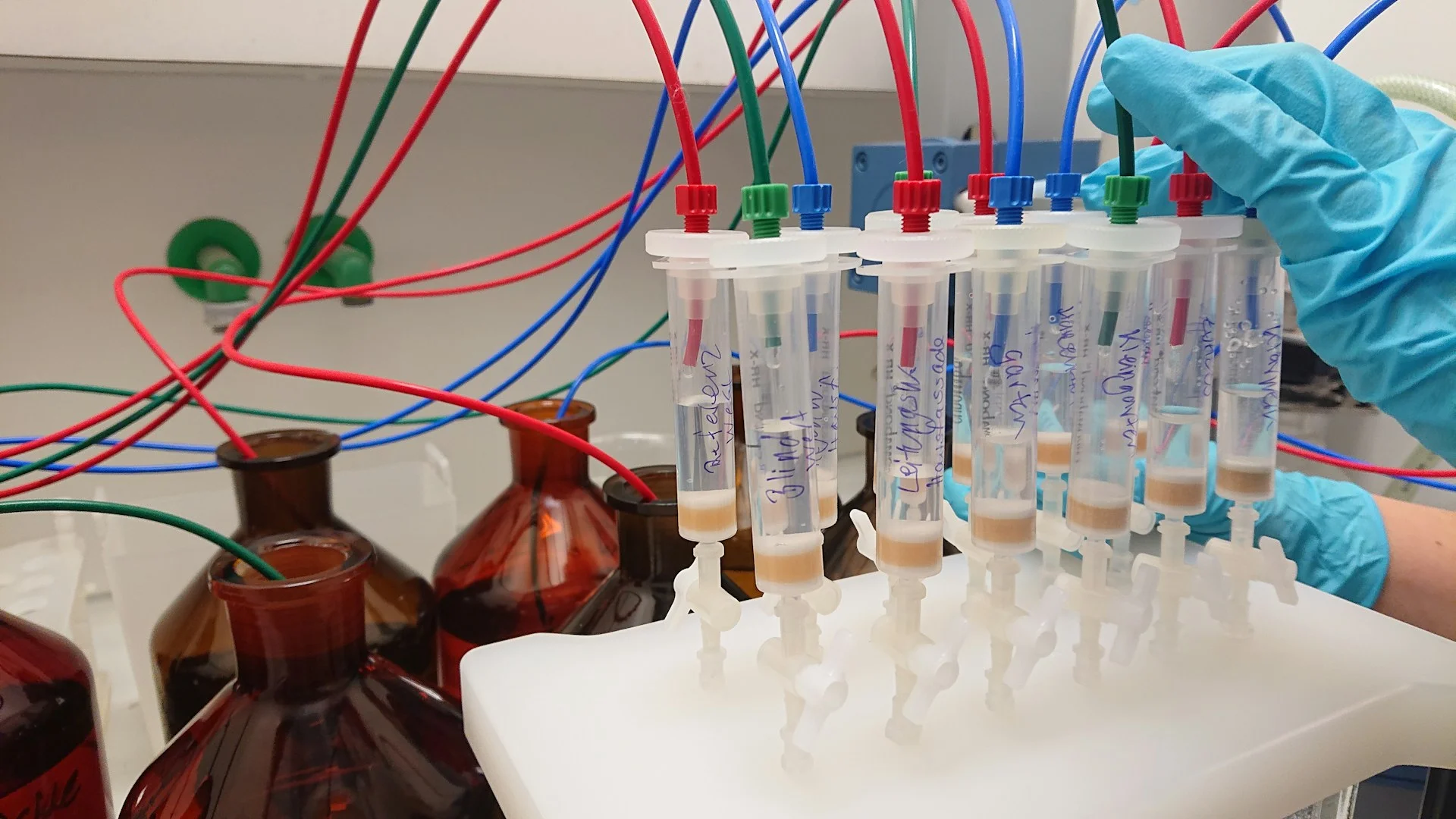 lab plasticware