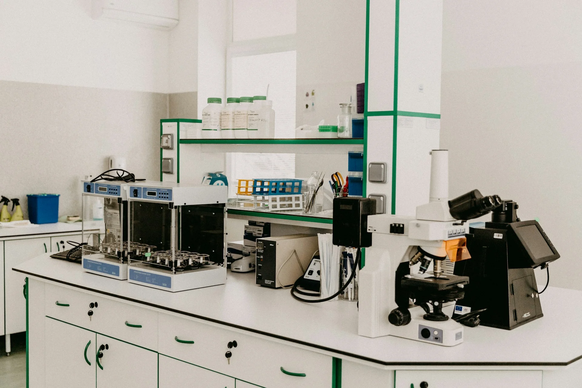 school science lab equipment